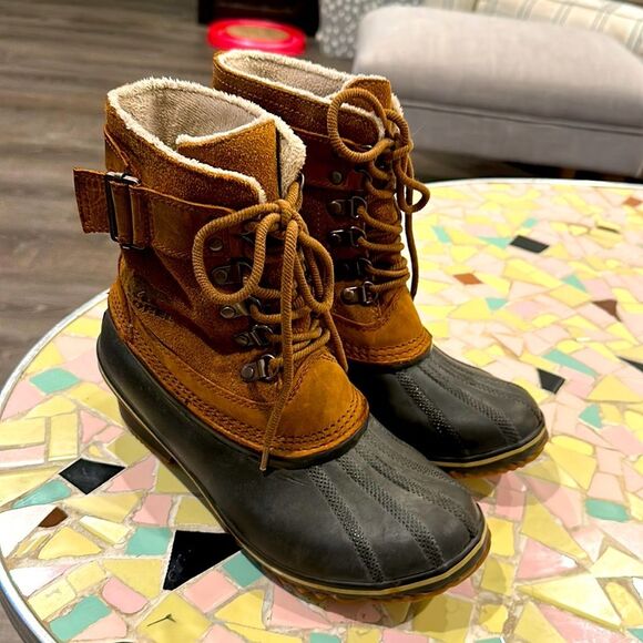SOREL Winter Fancy Lace II Warm Waterproof Suede Top Size 7.5 Boots - Picture 1 of 8
